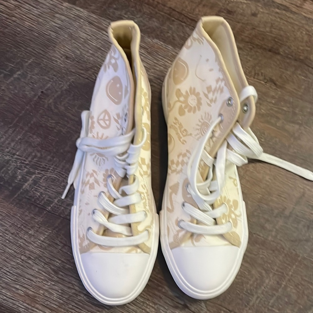 American Eagle Yellow Converse